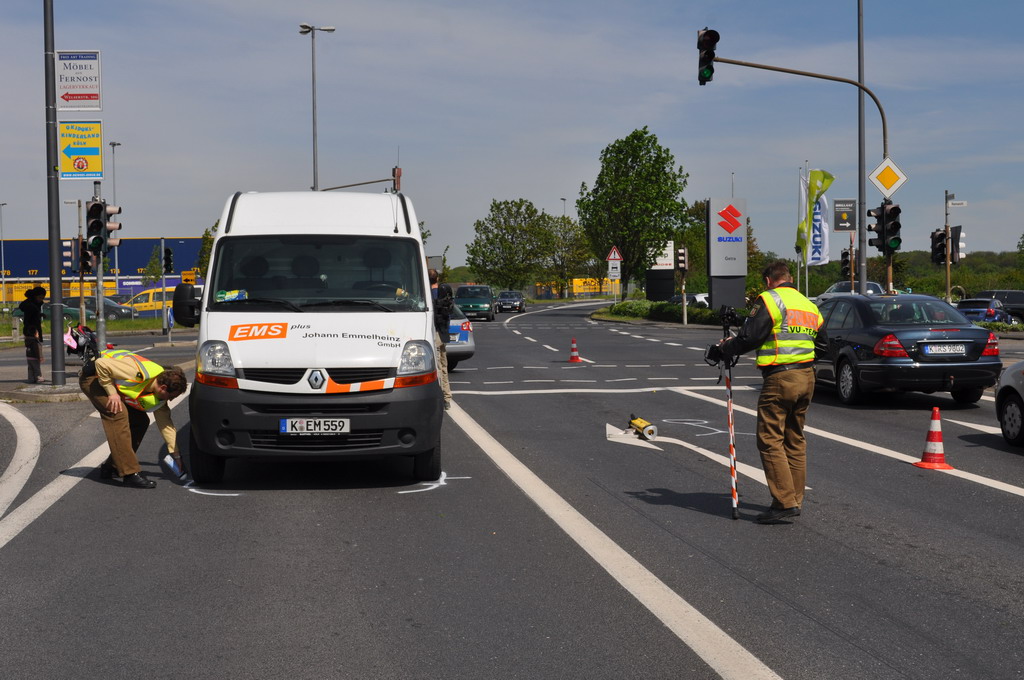 VU 14 jäh Junge angefahren Koeln Porz Gremberghoven Maarhaeuserweg P08.JPG